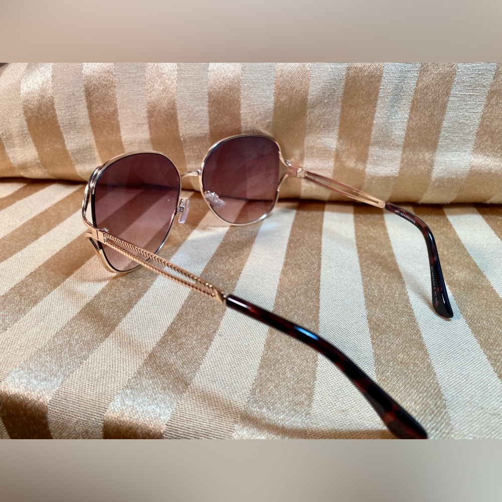 VINTAGE SUNNIES!